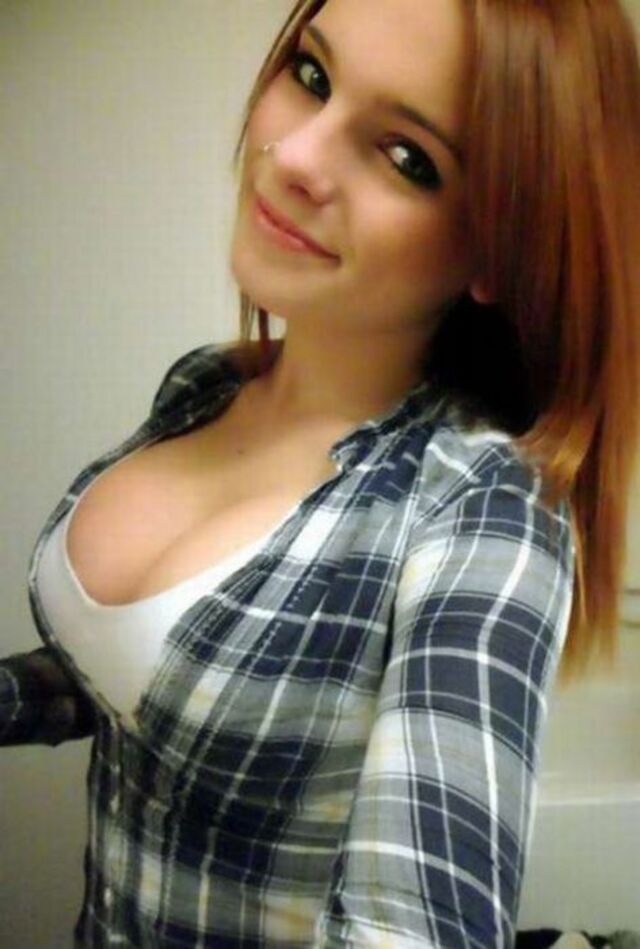 Busty Girls (21 pics) Busty Girls (21 pics)
