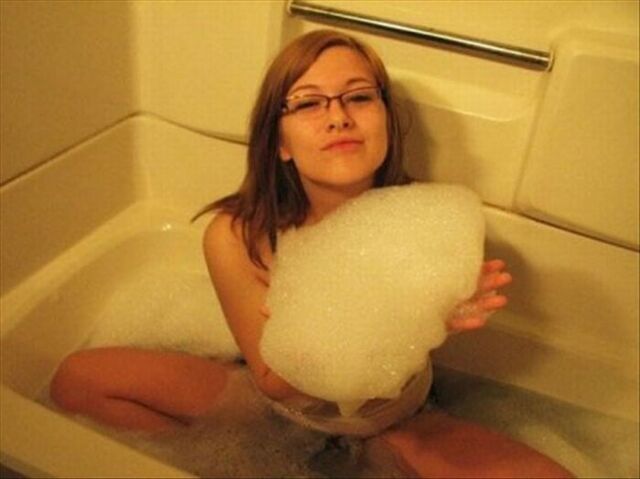 Girls In Glasses (21 pics)