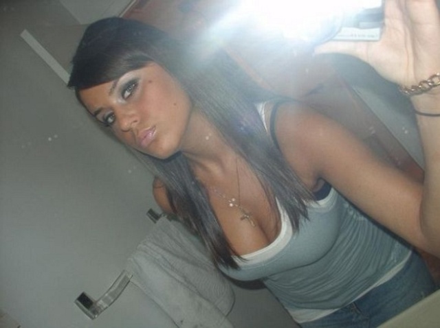 Selfie Girls (21 pics)
