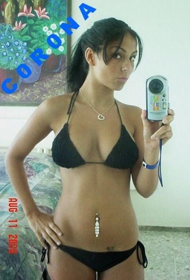 Selfie Girls (21 pics)