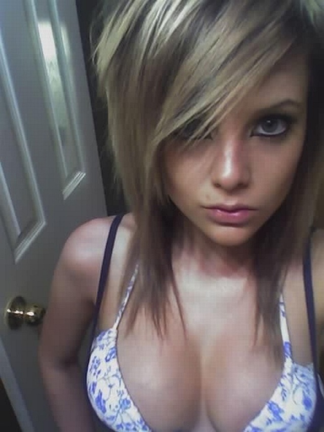 Selfie Girls (21 pics)