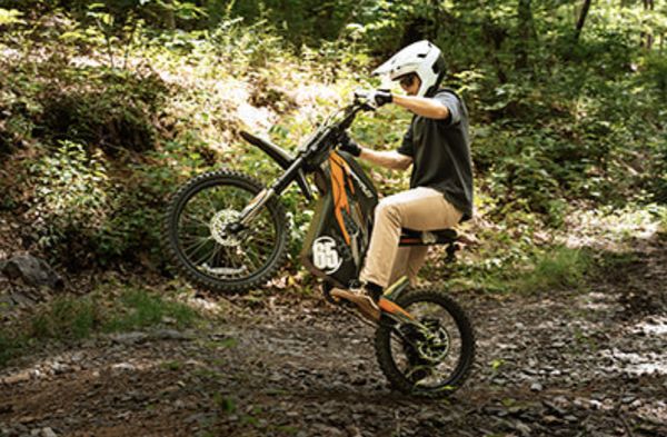 Hub-Drive vs. Mid-Drive: How to Actually Choose an Electric Dirt Bike Hub-Drive vs. Mid-Drive: How to Actually Choose an Electric Dirt Bike