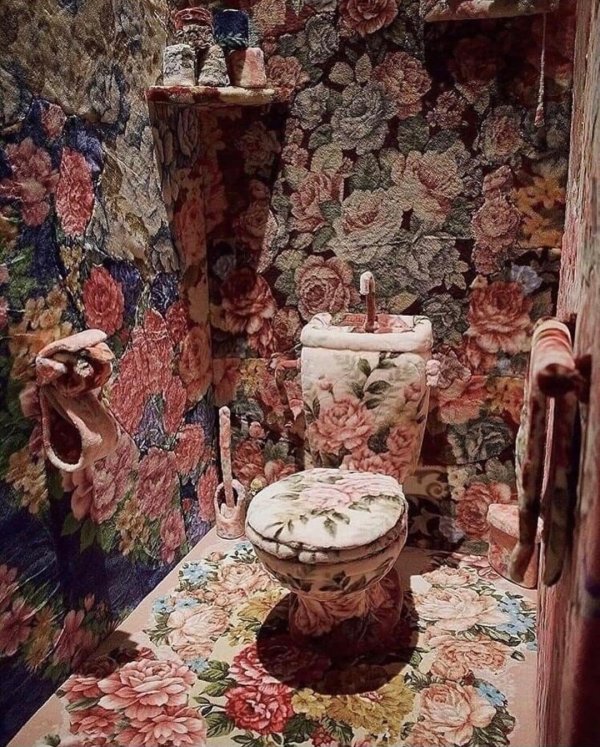 Strange Interiors (16 pics)