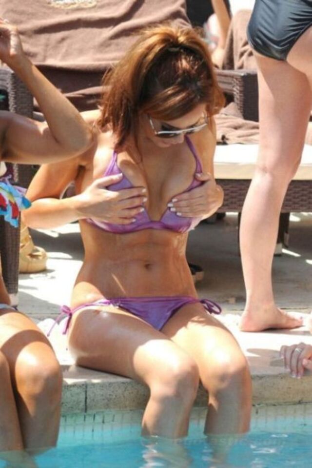 Hot Girls (21 pics)