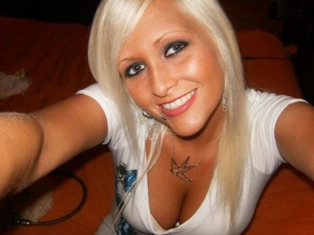 Hot Girls (21 pics)