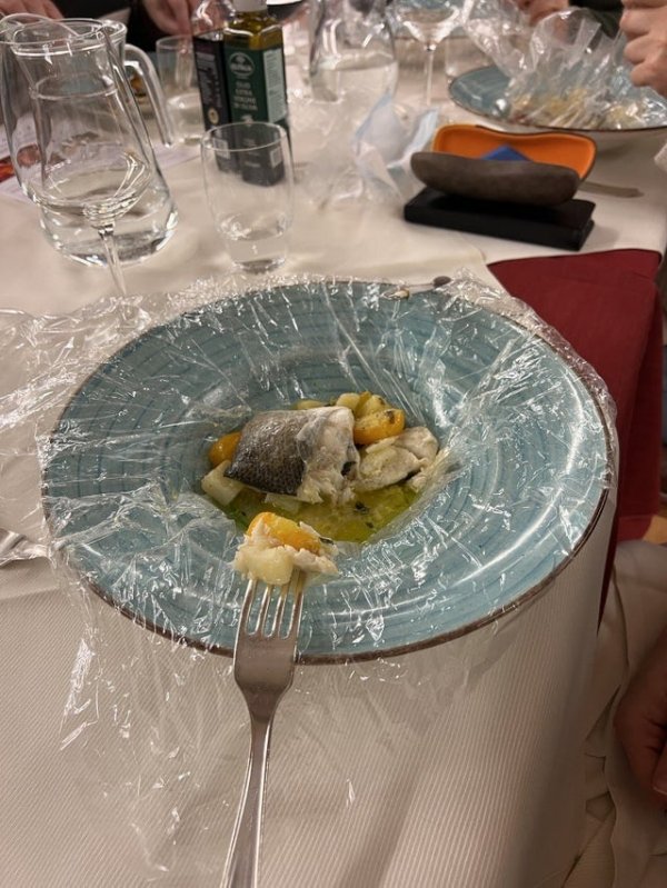 Failed Food Serving (16 pics)
