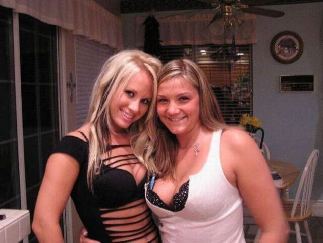 Hot Girls (21 pics)
