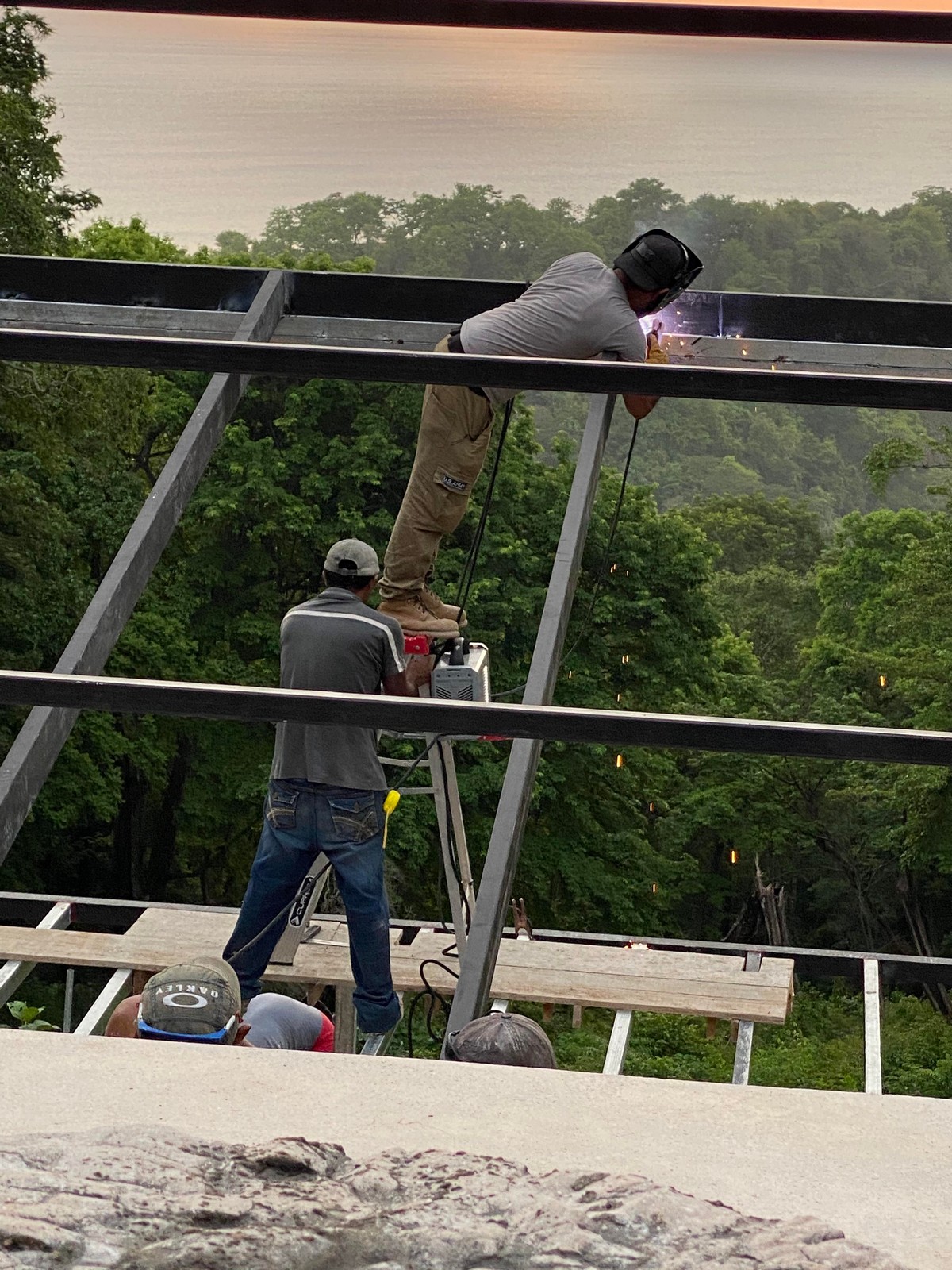 They Don't Care About Safety (25 pics)