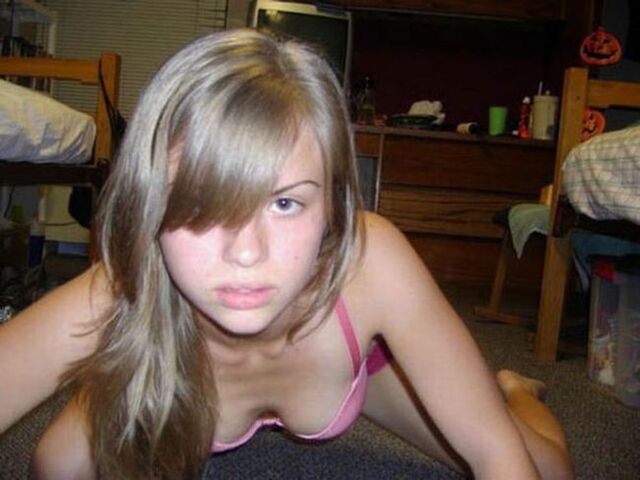 Hot Girls (21 pics)