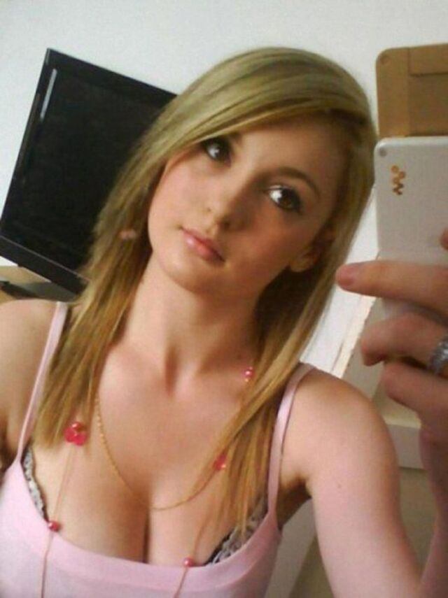 Cute Girls (21 pics) Cute Girls (21 pics)