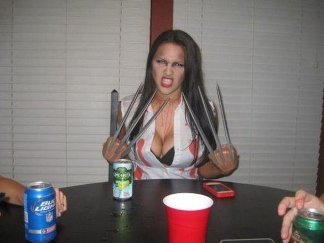 Busty Girls (21 pics)