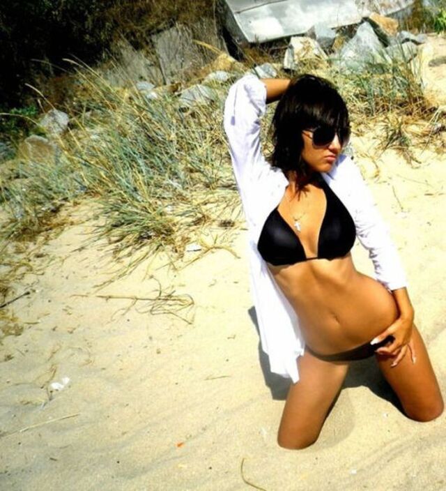 Bikini Girls (21 pics)