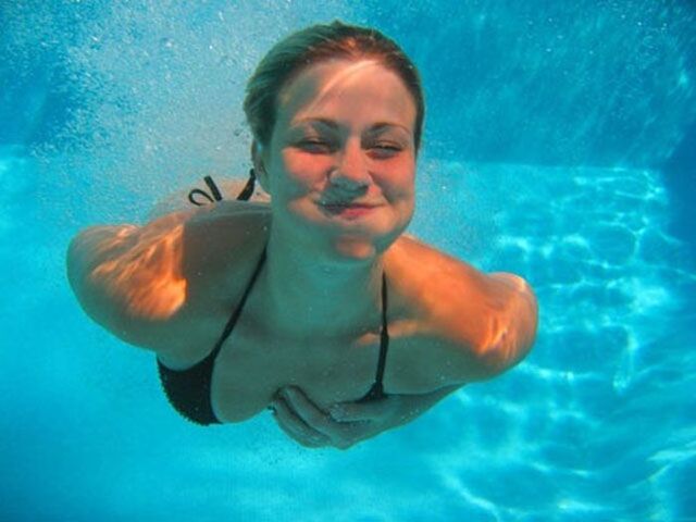 Wet Girls (21 pics)