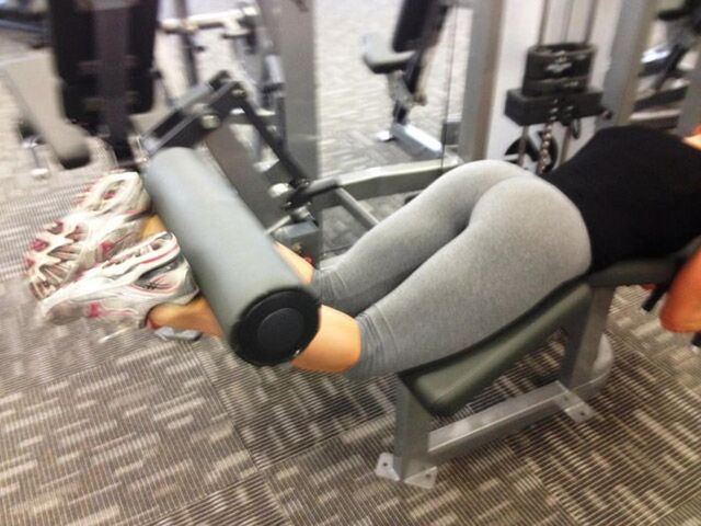 Girls In Yoga Pants (21 pics)