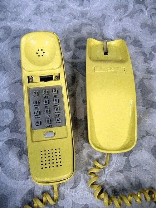 Strange Phones From The Past (21 pics)