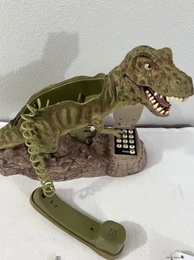 Strange Phones From The Past (21 pics)