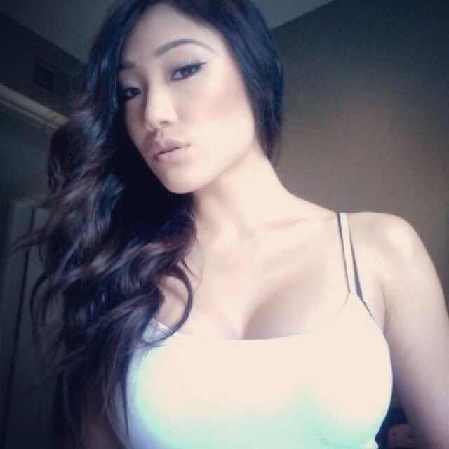 Asian Girls (21 pics) Asian Girls (21 pics)