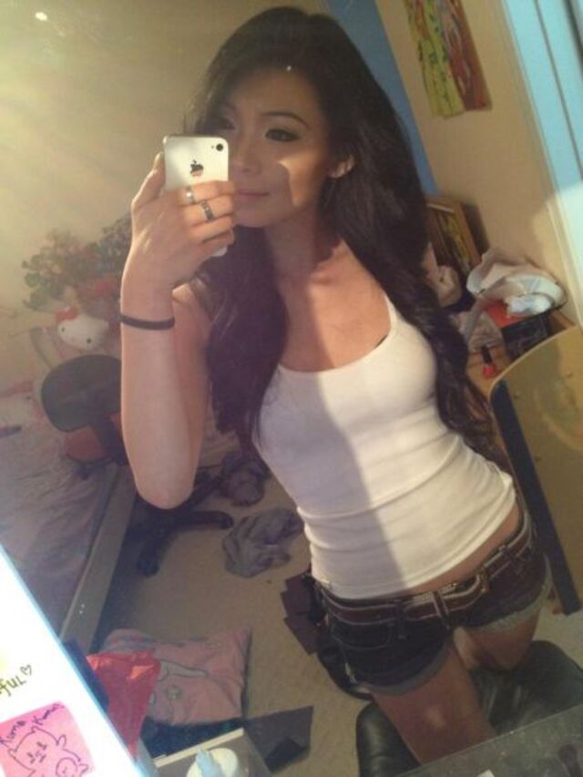 Asian Girls (21 pics) Asian Girls (21 pics)