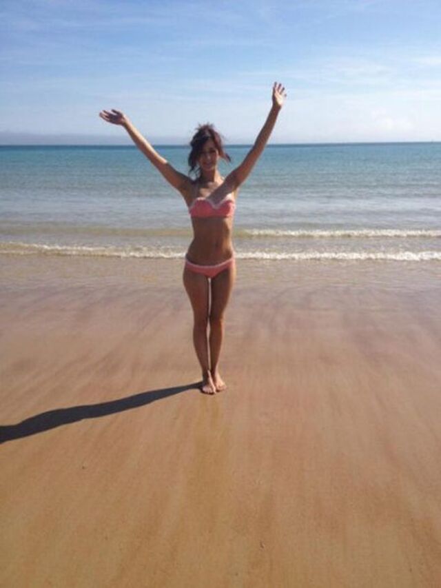 Bikini Girls (21 pics) Bikini Girls (21 pics)