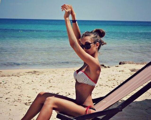 Bikini Girls (21 pics) Bikini Girls (21 pics)