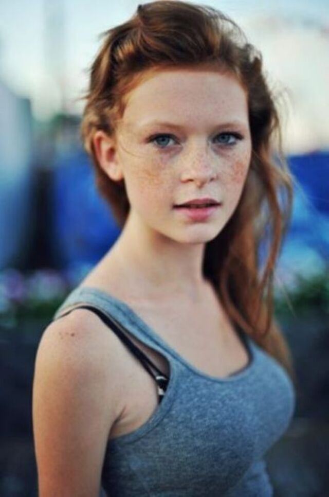 Redhead Girls (21 pics)